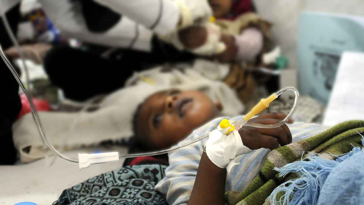 ONU advierte sobre riesgo de tercer brote de cólera en Yemen