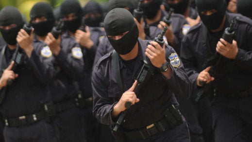 policias