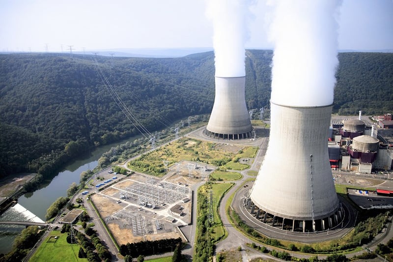 Cerrados cuatro reactores nucleares en Francia por ola de calor