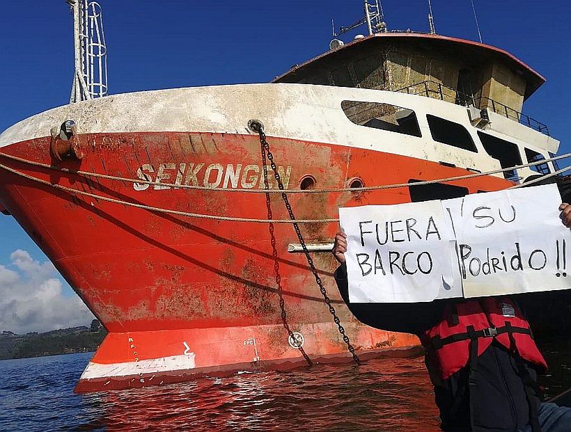 Comité de Defensa del Borde Costero de Puerto Montt rechaza arribo de barco salmonero “Seikongen”