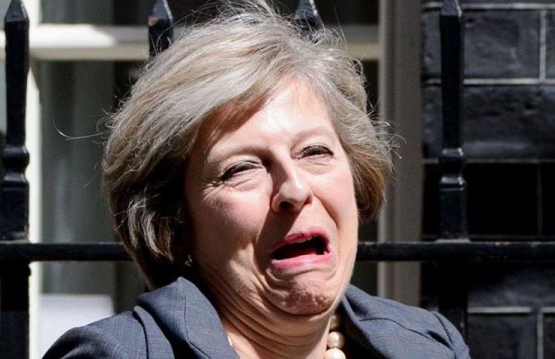 «Inexcusable» complicidad: Exhortan a Theresa May a investigar en casos de tortura en Irak y Afganistán