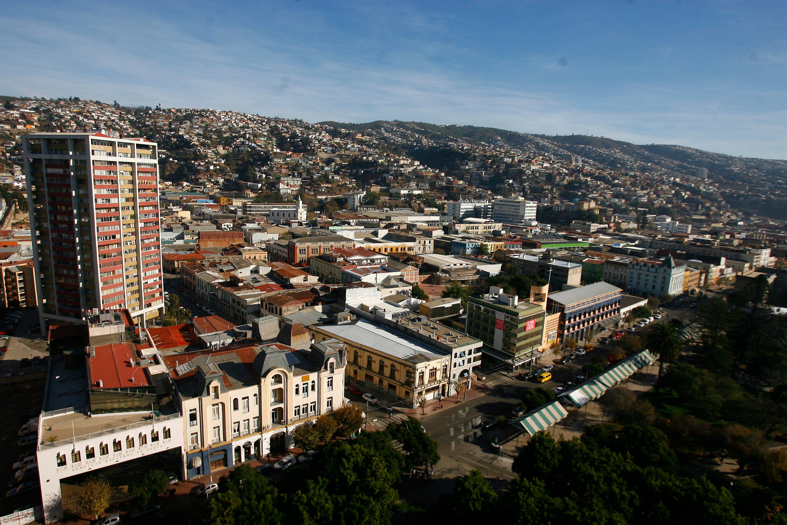 Minvu invertirá en histórico barrio de Valparaíso: preocupación entre vecinos por tipo de proyecto inmobiliario