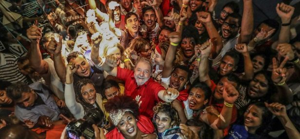 ¡Sin rendirse! El PT registra la candidatura de Lula para las presidenciales en Brasil