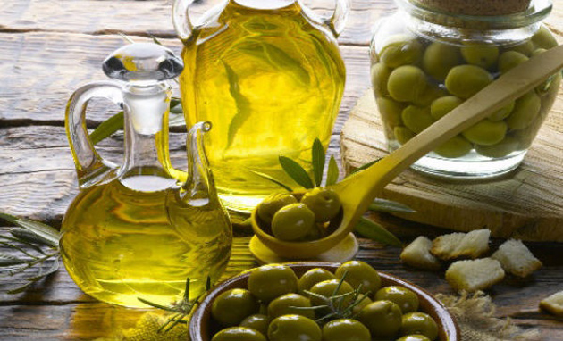 ¡Increíble! El aceite de oliva podría resultar mejor que el viagra