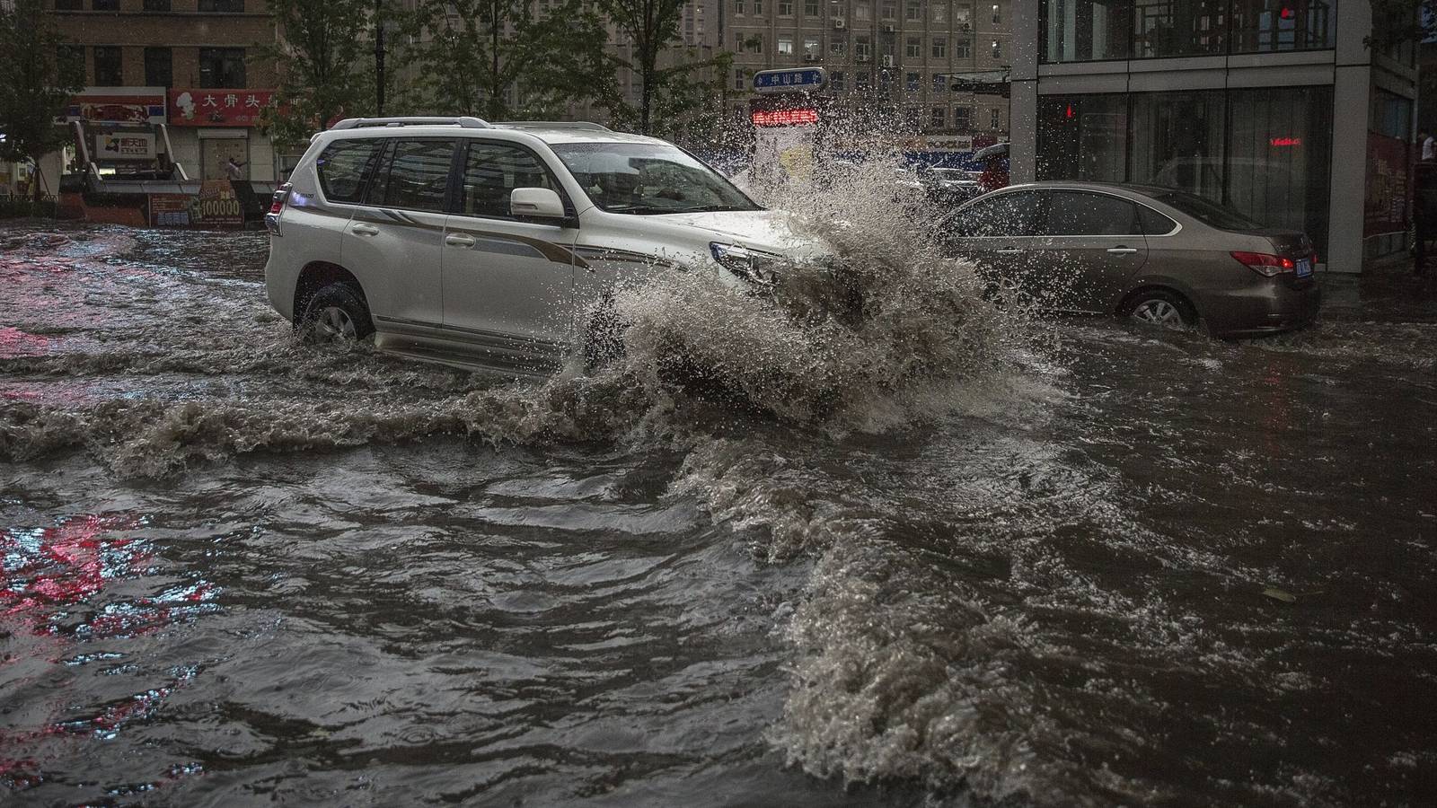 Declaran alerta en China por fuertes lluvias