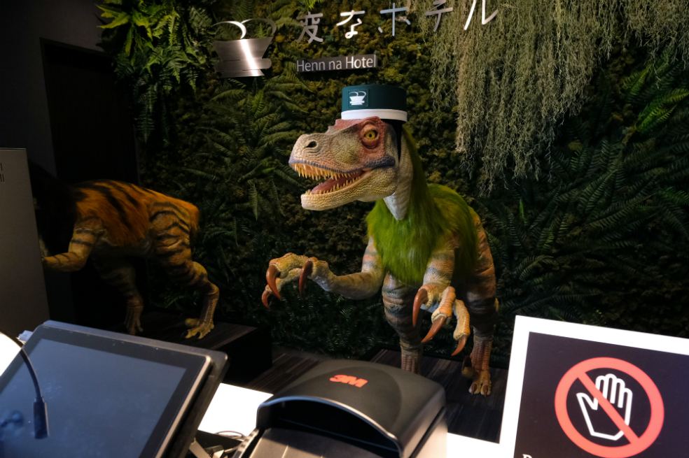 ¡Sorprendente! Robots dinosaurios atienden la recepción de un hotel en Japón