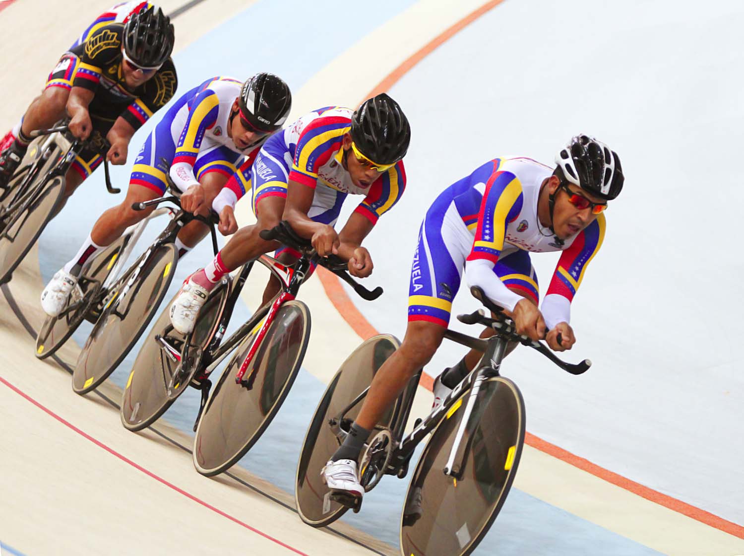 Ciclistas venezolanos listos para participar en Campeonato Panamericano