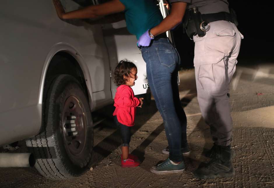 (Video) ¡Desgarrador! Niño de 3 años no reconoce a su madre tras ser separado en la frontera de EE. UU.