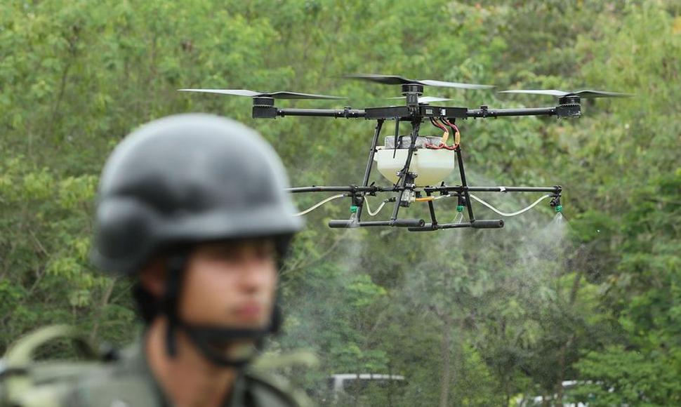 Fumigación de cultivos ilícitos con drones genera controversia en Colombia