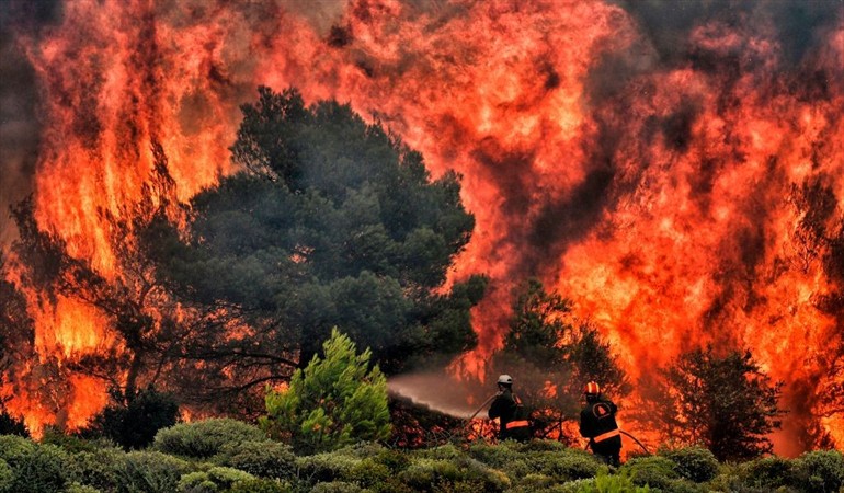 Dimite ministro griego de Protección Ciudadana tras los incendios