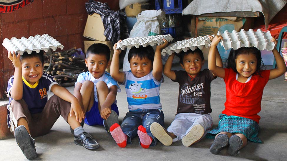 (Video) Joven transforma el Kiki Challenge para ayudar a los niños sin recursos y emociona a las Redes Sociales