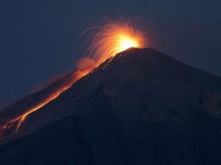 Alerta máxima en Guatemala por nuevas explosiones del volcán de Fuego