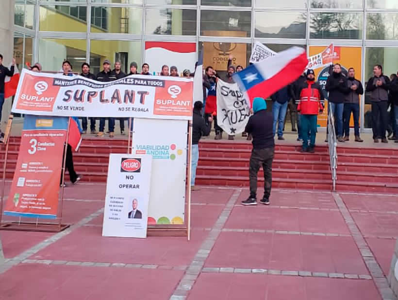 Trabajadores del Sindicato de Unión Plantas de Codelco Andina comenzaron huelga indefinida