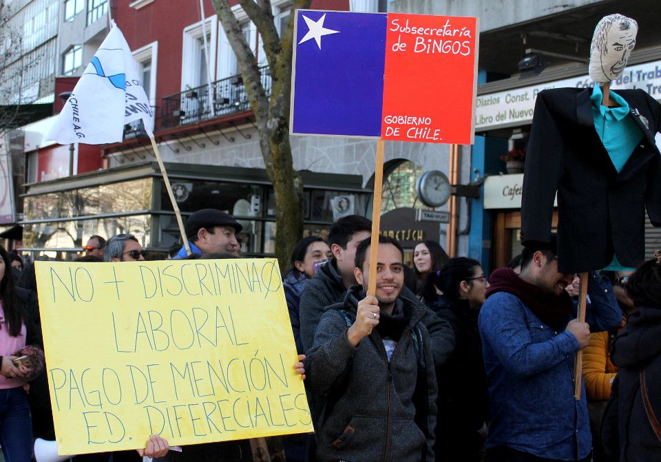 Profesores de Coronel y Concepción marcharon en protesta por negativa del gobierno a su petitorio