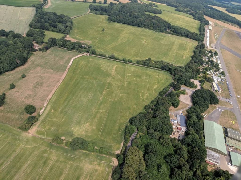 Una ola de calor desveló varios monumentos enterrados en Inglaterra