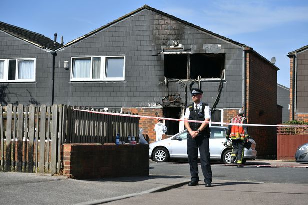 Niño de 7 años muere en un incendio presuntamente premeditado en Londres