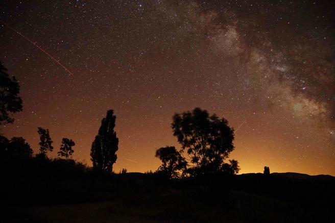 (Fotos) Impresionante noche de estrellas fugaces gracias a las Perseidas