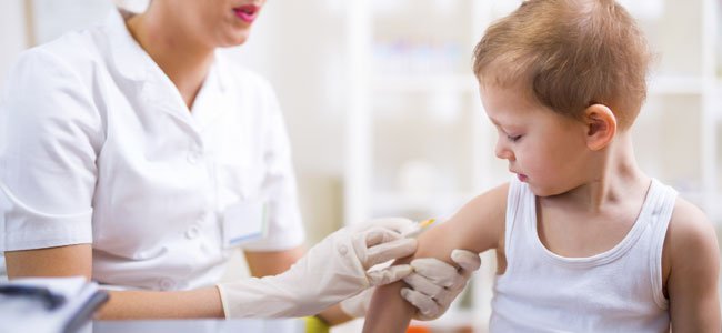 Prohibirán entrada de niños sin vacunas a guarderías, Holanda estudia la medida