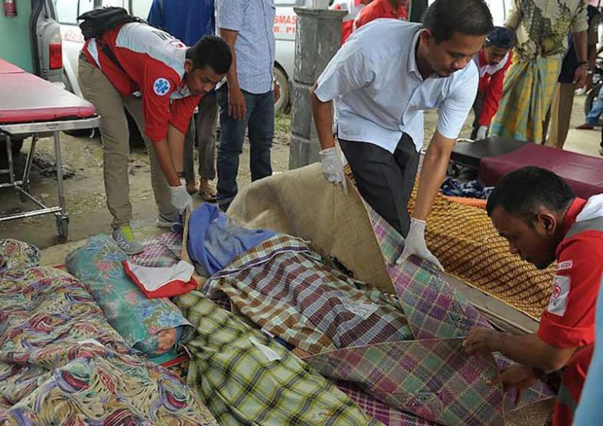 (Fotos) Cifra de fallecidos en Indonesia se elevó a 460 tras el sismo de 6,9