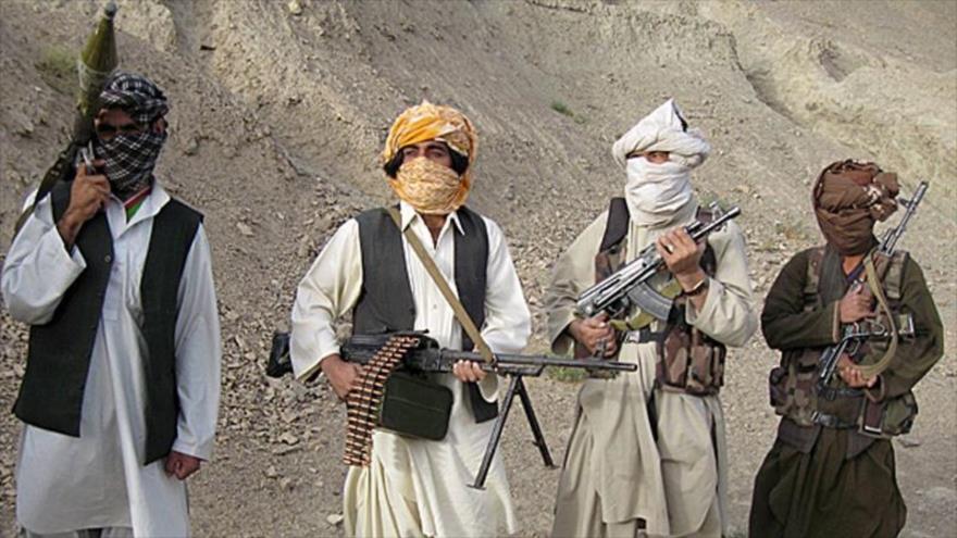 Otro ataque talibán en Afganistán: 30 muertos entre policías y soldados