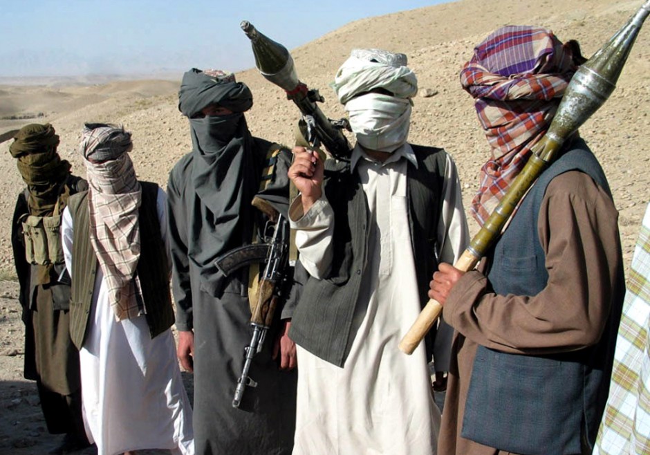 Más de 300 muertos entre civiles y talibanes se registran en Afganistán