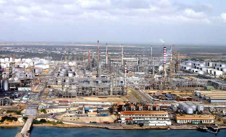PDVSA incrementó en 60 mil barriles diarios la producción de combustible