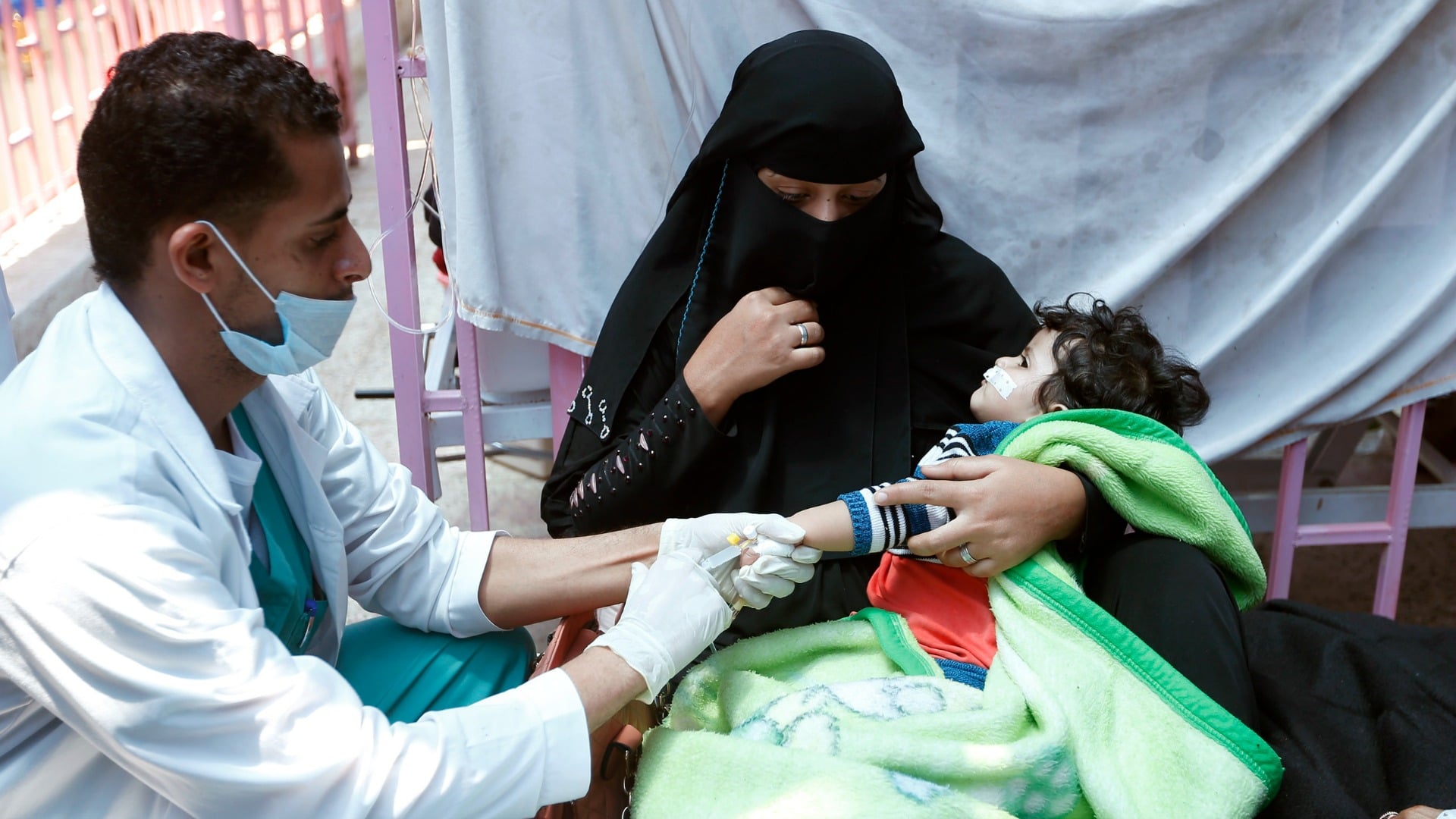 Alerta sanitaria en Yemen por más de 2 mil muertes debido al cólera