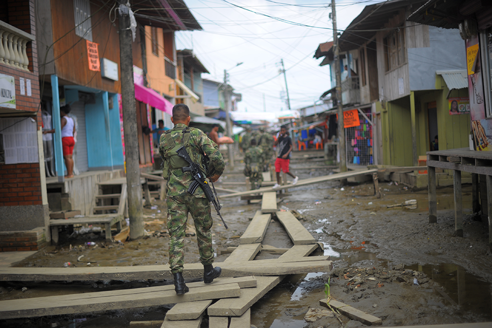 Combates entre Ejército y ELN crean pánico en resguardo indígena de Murindó