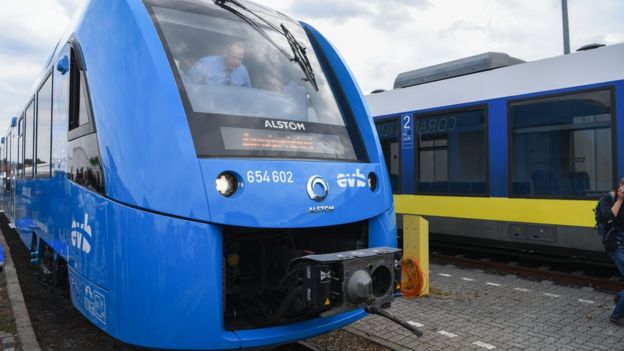Entra en servicio primer tren de hidrógeno del mundo en Alemania