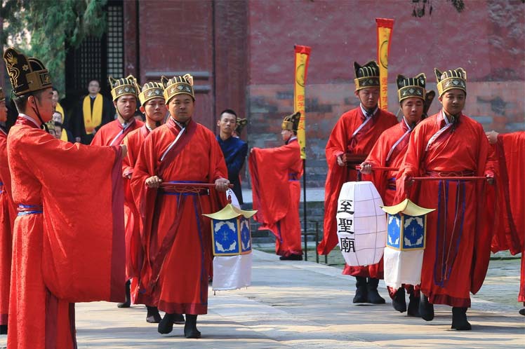 China: rinden homenaje a Confucio en el 2.569 aniversario de su natalicio