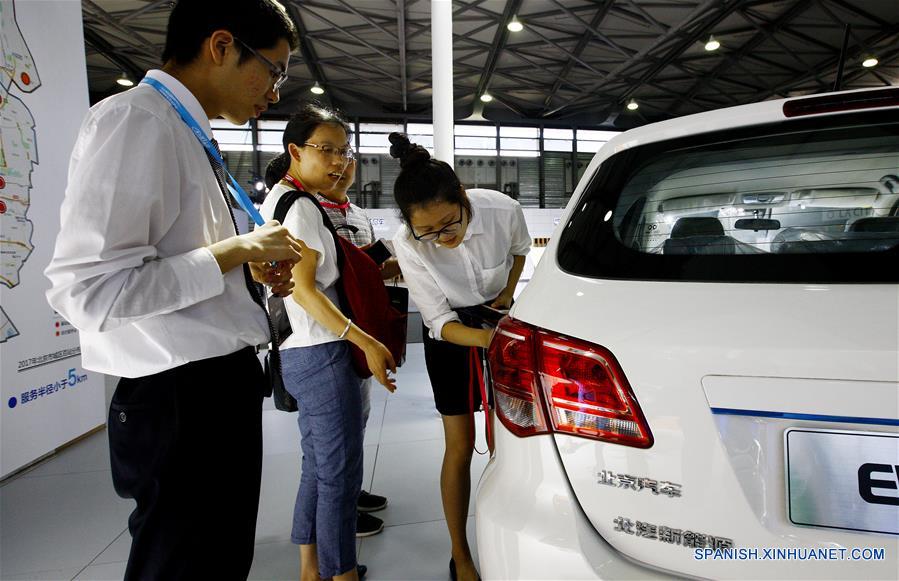 Crece venta de vehículos con nuevas fuentes de energía en China