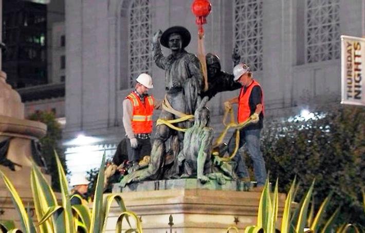 (Video) Júbilo indígena por la remoción de una estatua racista en San Francisco