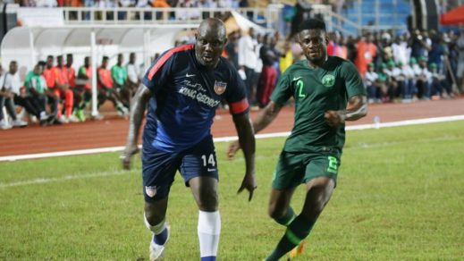 El presidente de Liberia y único Balón de Oro africano protagoniza partido de fútbol
