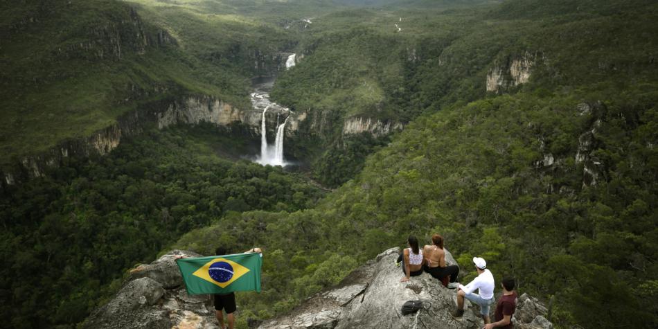 Deforestación y contaminación de las aguas amenazan el Amazonas, reconocen los brasileños