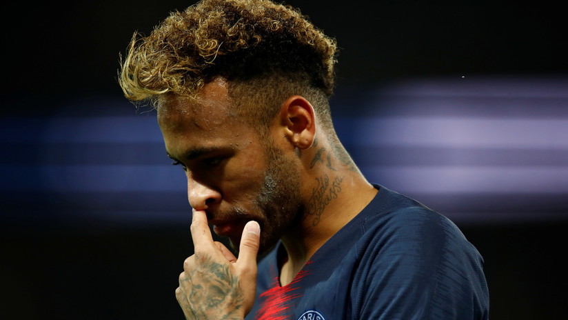 (Video) Pillan una nueva extravagancia de Neymar en un partido de la Ligue 1