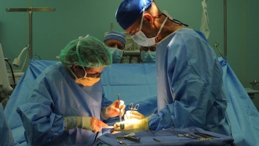 La apendicitis no amerita intervención quirúrgica para curarse, según estudio