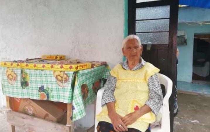 Intentan desalojar de su casa a abuela de 118 años por tener adeudos