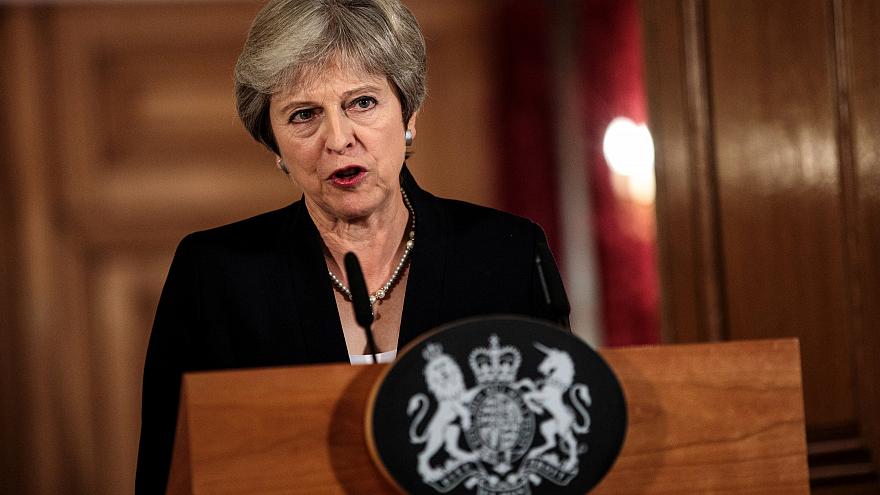 Theresa May: Inglaterra respetará pacto nuclear con Irán
