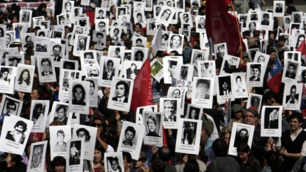Familiares de víctimas de la dictadura: “Chile está viviendo una permanente conducta que avala la impunidad”