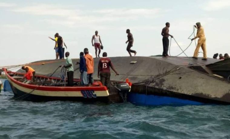 Más de 100 muertos tras naufragio de un ferri en Tanzania