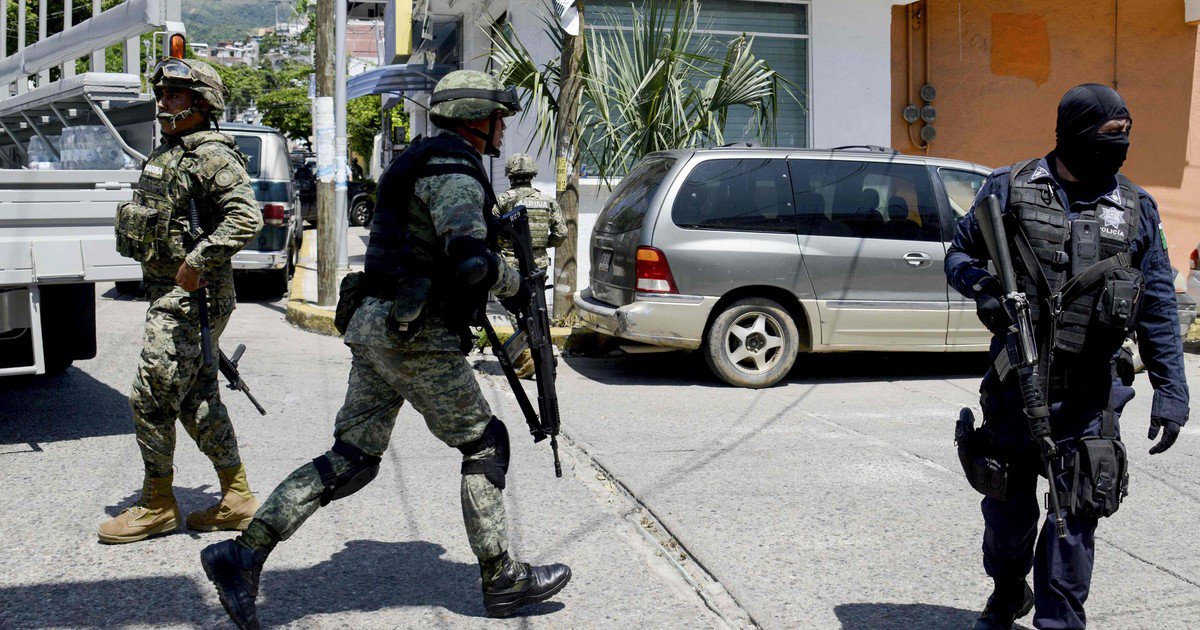México: Desarman policía de Acapulco por presuntos vínculos con el narcotráfico
