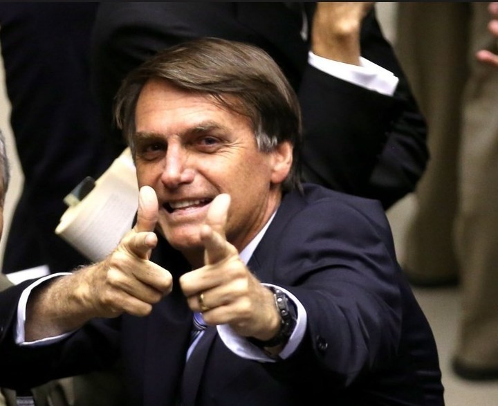 Juristas: Bolsonaro es el candidato presidencial que representa un peligro para Brasil