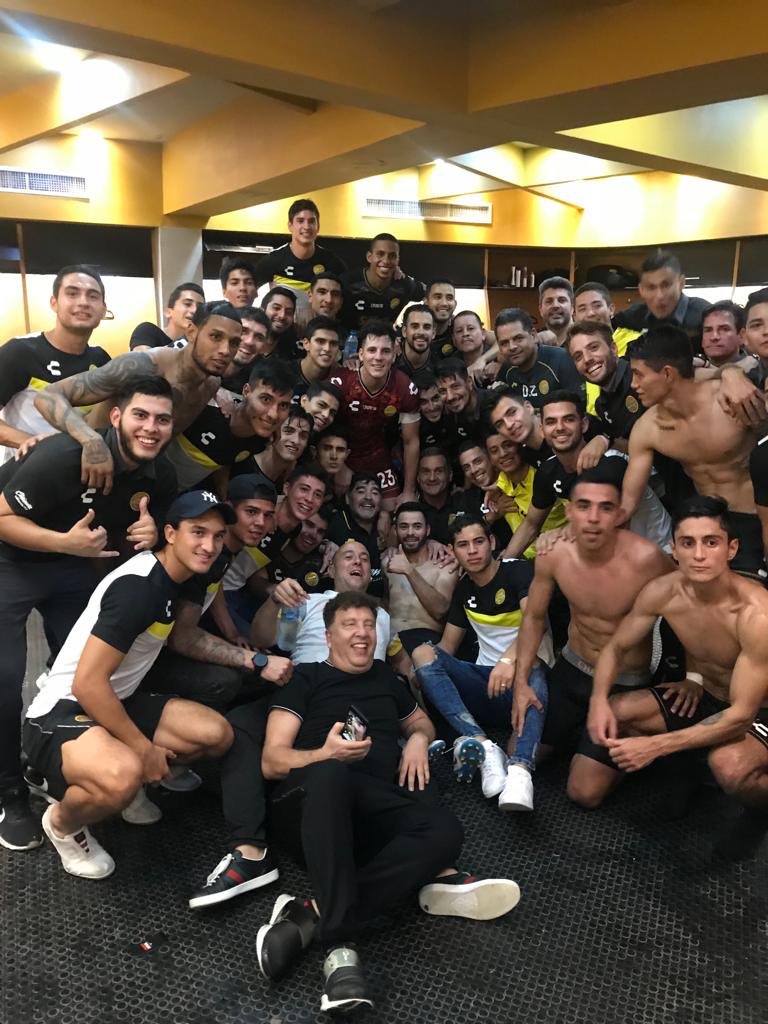 ¡Misión cumplida! Diego Maradona debuta con triunfo en México