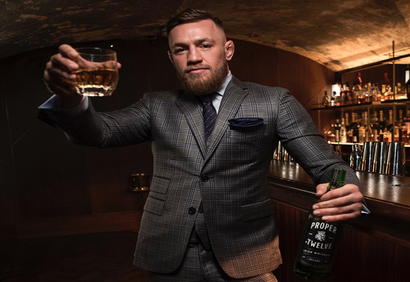 (Fotos) Conor McGregor lanza su marca de whiskey antes de regresar a la UFC