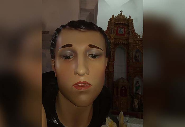 Exceso de maquillaje en una figura de San Antonio de Padua molesta a sus feligreses