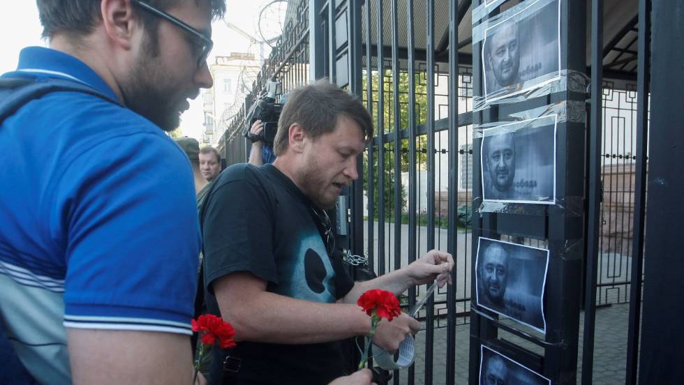 Exigen a la Policía de Ucrania rendir cuentas ante los numerosos asesinatos de periodistas