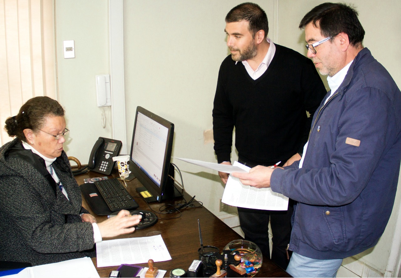 Trabajadores de la U. Católica del Maule rechazan dictamen que les impide negociar colectivamente