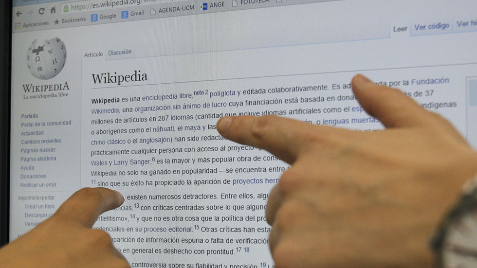 Plataforma @EstadoEdita: «Gobierno de Piñera cambió definición de lucro en Wikipedia»