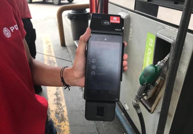 Autoridades de Venezuela supervisan proceso de adaptación del nuevo sistema de subsidio de la gasolina
