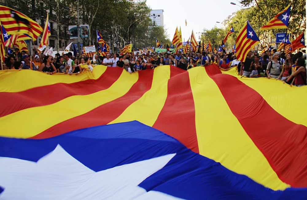 Cataluña exige a España una propuesta política en el aniversario del referéndum
